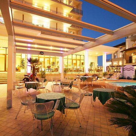 Hotel Excelsior Cattolica Dış mekan fotoğraf