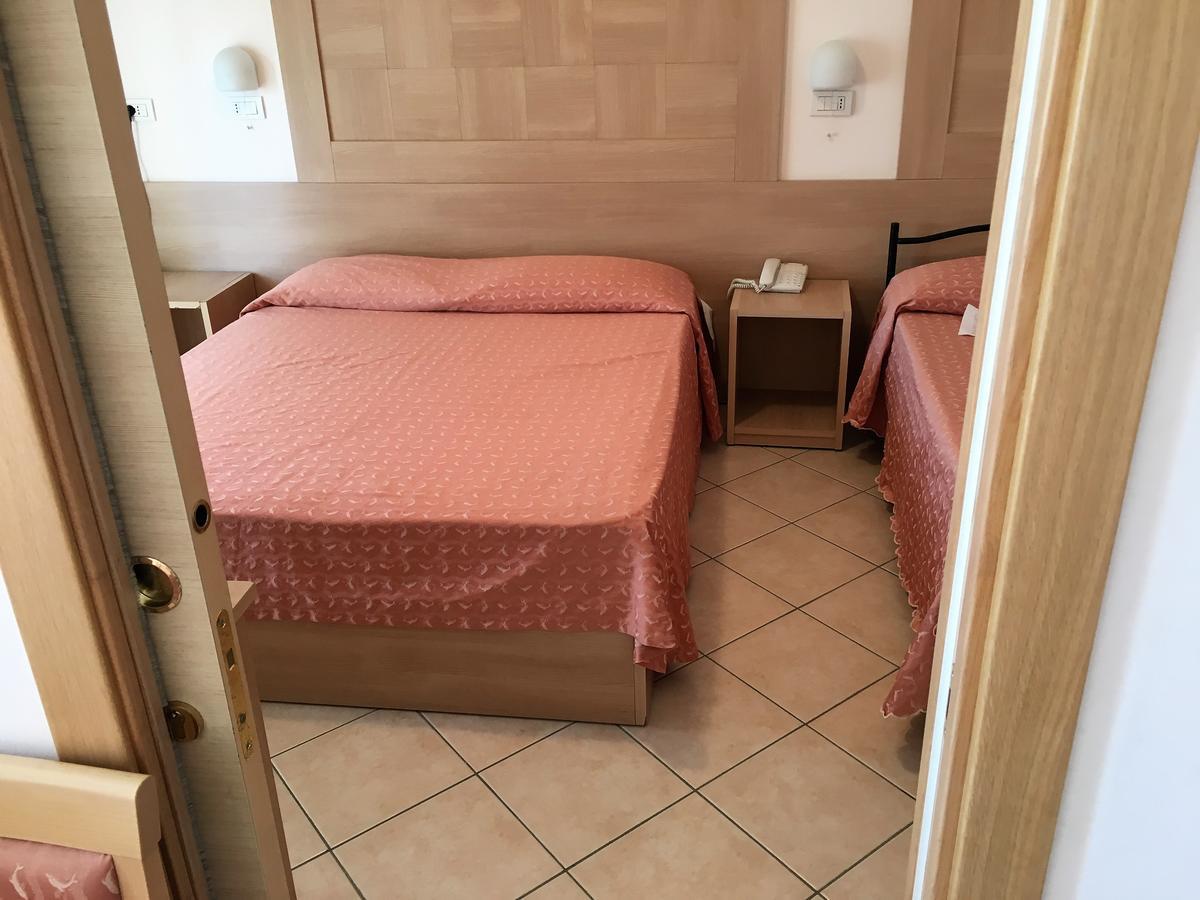 Hotel Excelsior Cattolica Dış mekan fotoğraf