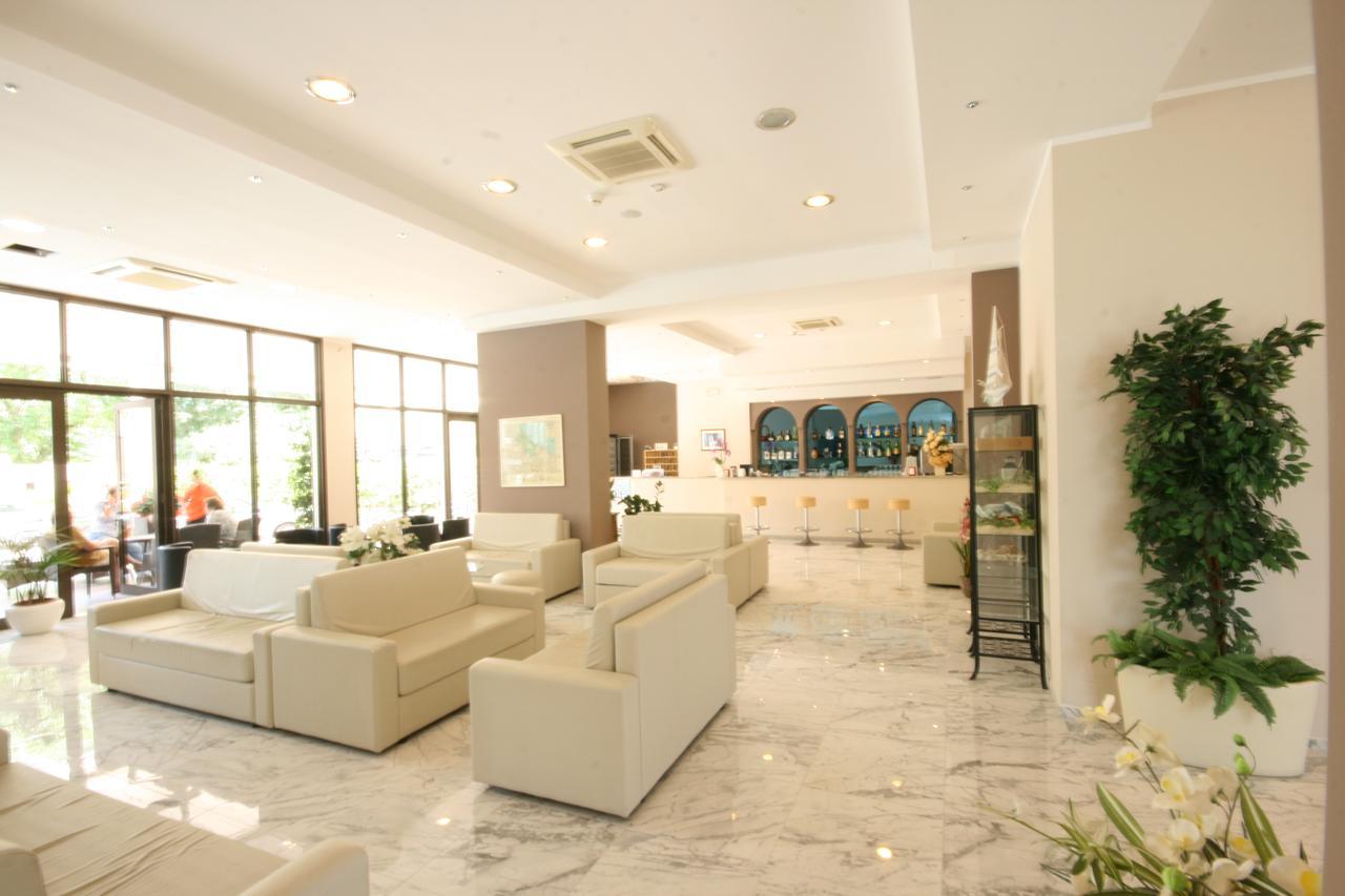 Hotel Excelsior Cattolica Dış mekan fotoğraf