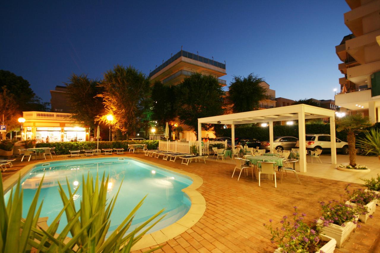 Hotel Excelsior Cattolica Dış mekan fotoğraf