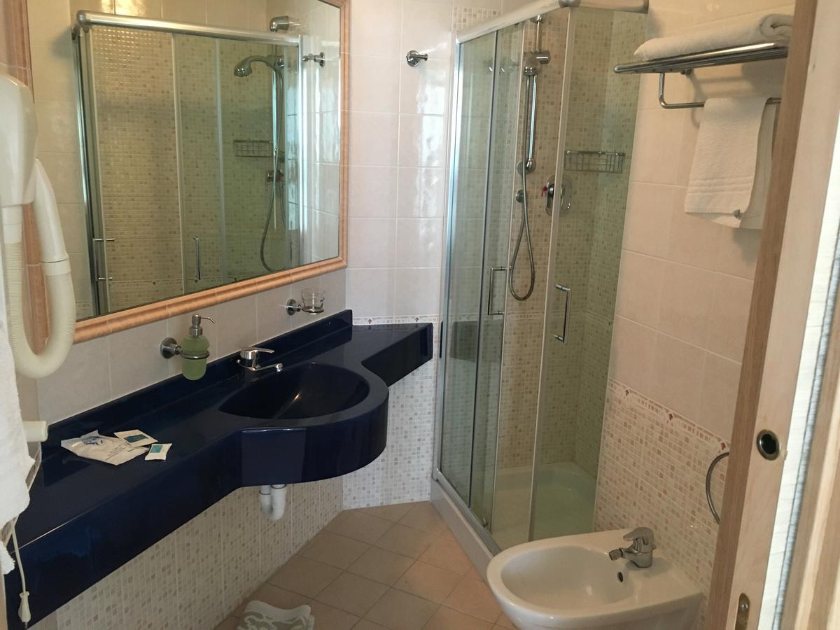 Hotel Excelsior Cattolica Dış mekan fotoğraf