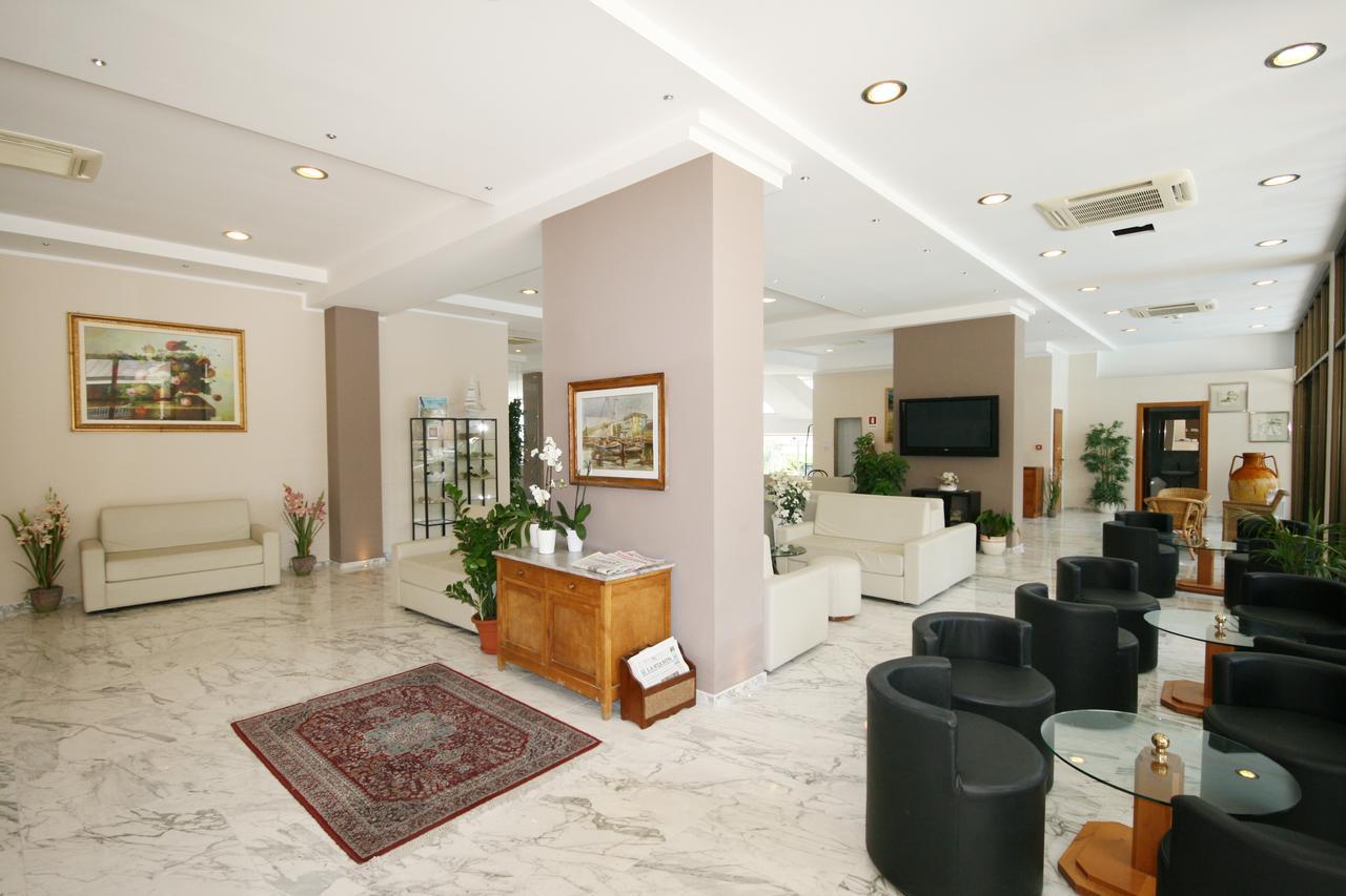 Hotel Excelsior Cattolica Dış mekan fotoğraf