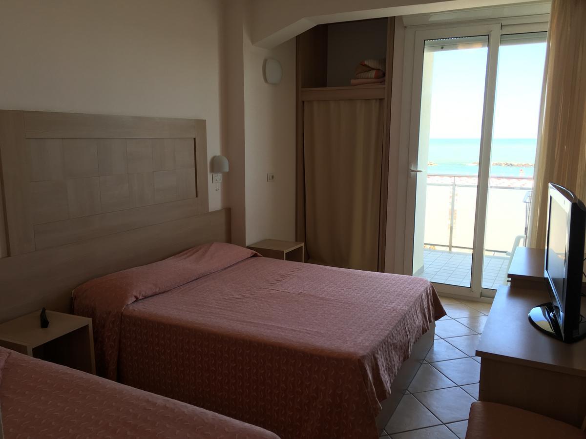 Hotel Excelsior Cattolica Dış mekan fotoğraf