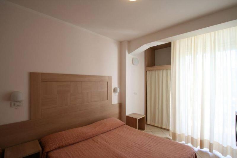 Hotel Excelsior Cattolica Dış mekan fotoğraf